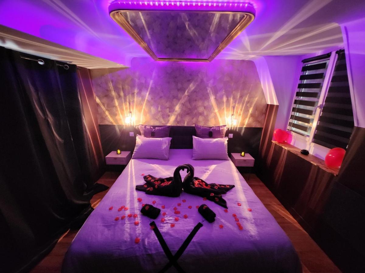 Caen, Tu M'Aimes - Suite Romantique Экстерьер фото