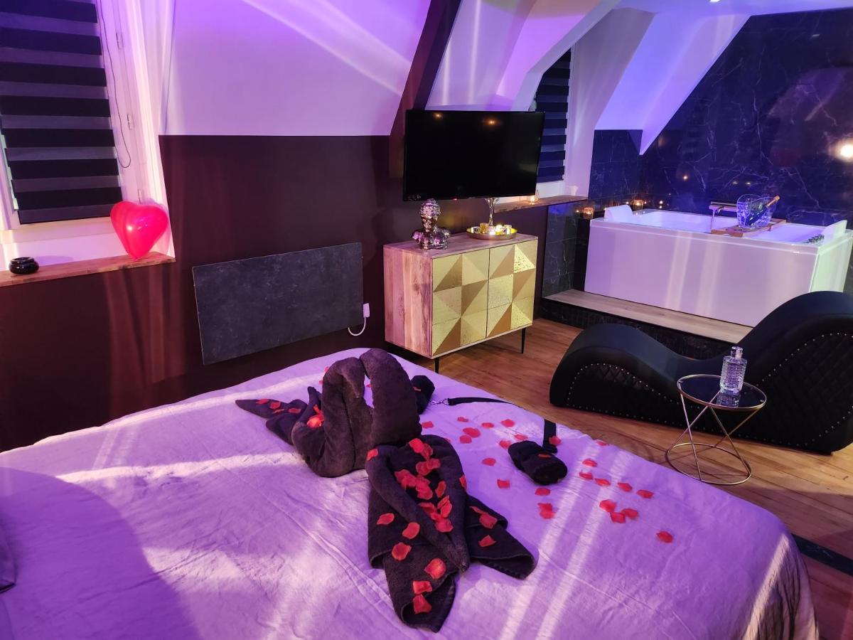 Caen, Tu M'Aimes - Suite Romantique Экстерьер фото